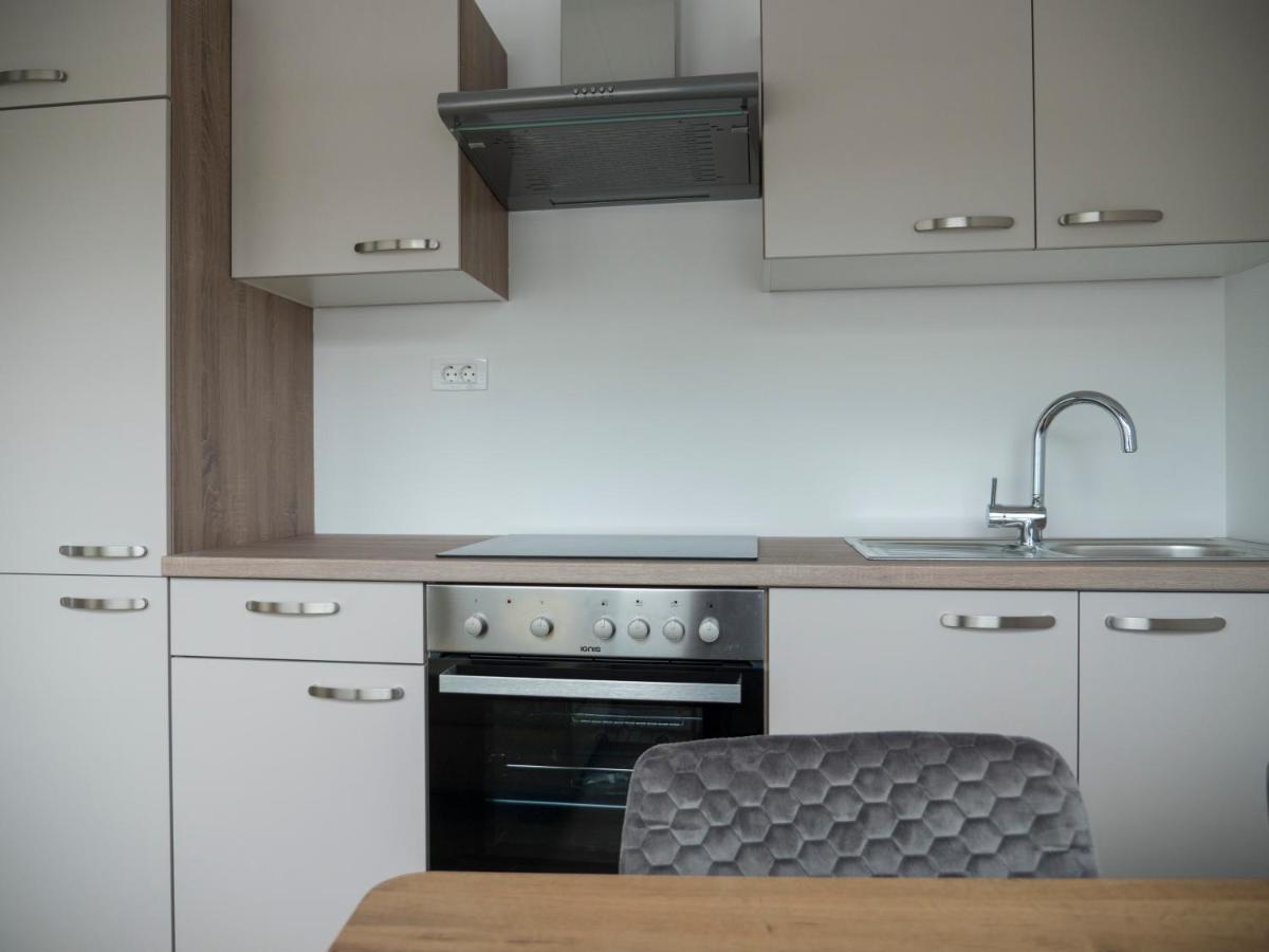 Apartment Aura Deskle