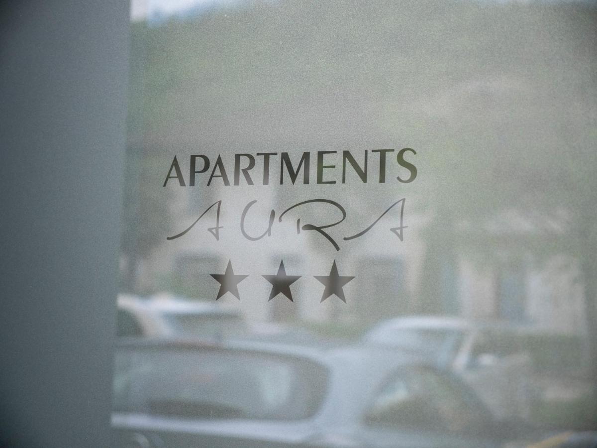 Aura * Deskle