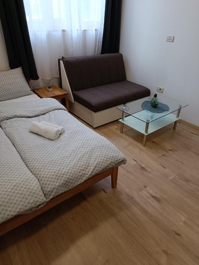 Aura Apartment *