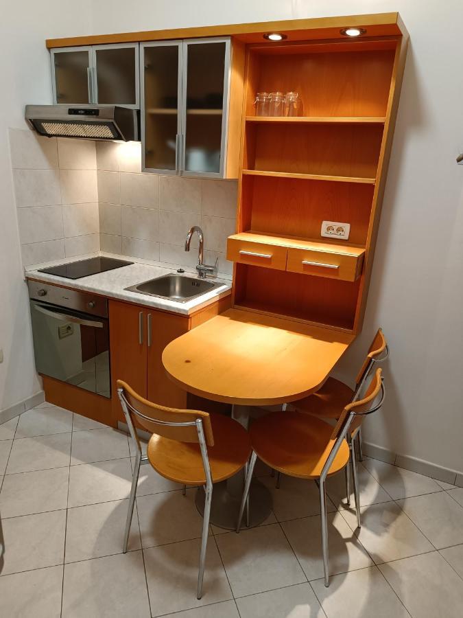 Aura * Deskle